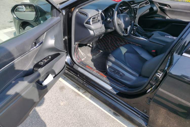 Used Toyota Camry 2018 2.5G Luxury Edition
