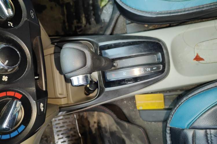 Used Honda City Classic 2014 Style 1.5L Automatic Elite Edition Gear Lever