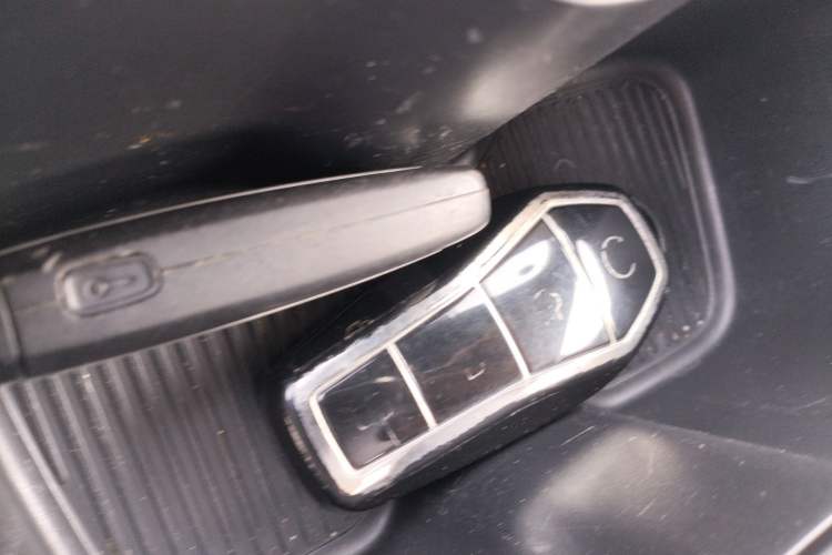 Used CHANGAN NEVO Q05 2025 Truly Delicious Version 125cc Beyond-Excellent Type Vehicle Key