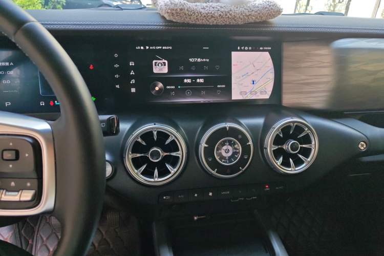 Used Tank 300 2021 City Edition 2.0T—Truly Stylish Audio And AC Panel