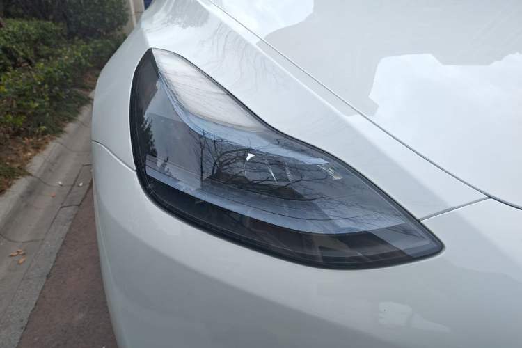 Used Tesla Model Y 2023 Long-Range All-Wheel-Drive Version