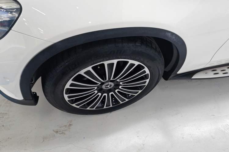 Used Mercedes-Benz GLC 2019 GLC 200 L 4MATIC Left Front Wheel Hub