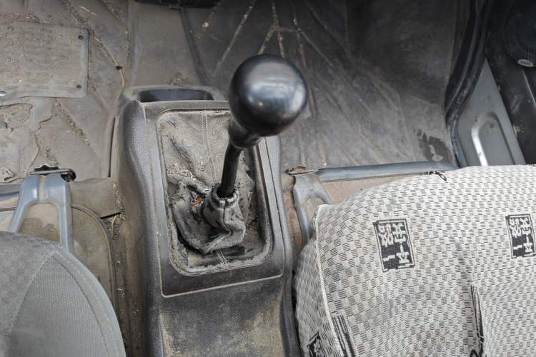 Used Wuling Rongguang 2011 1.2L Base Version
