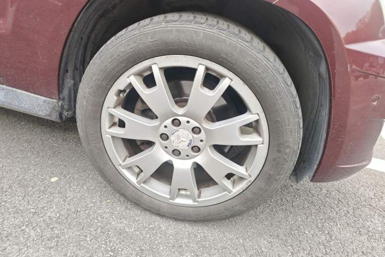 Used Mercedes-Benz GLK-Class 2011 GLK 300 4MATIC Dynamic Model Right Front Wheel Hub