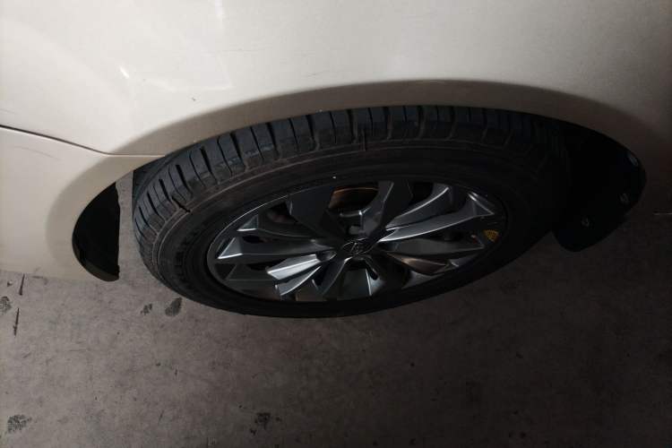 Used Geely Auto Vision 2017 1.5L Automatic Happiness Edition Left Front Wheel Hub
