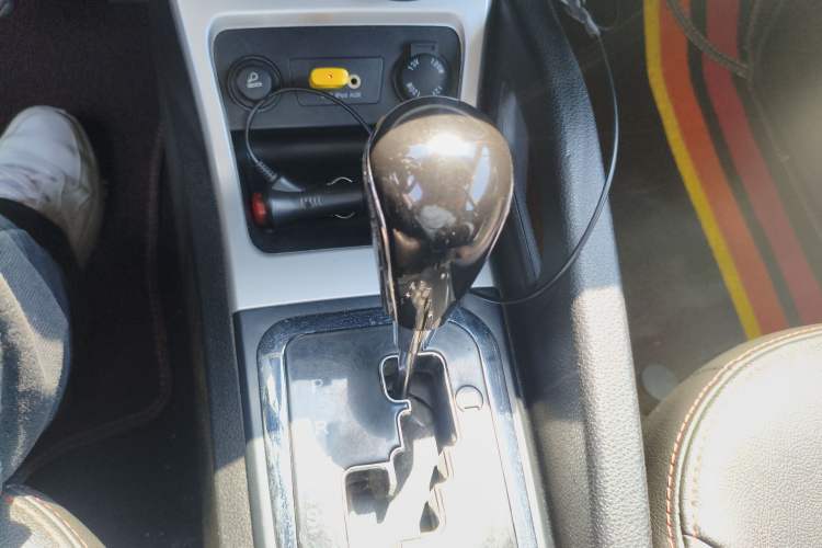 Used JAC Group Refine S3 2016 1.5L CVT Luxury Smart Version Gear Lever