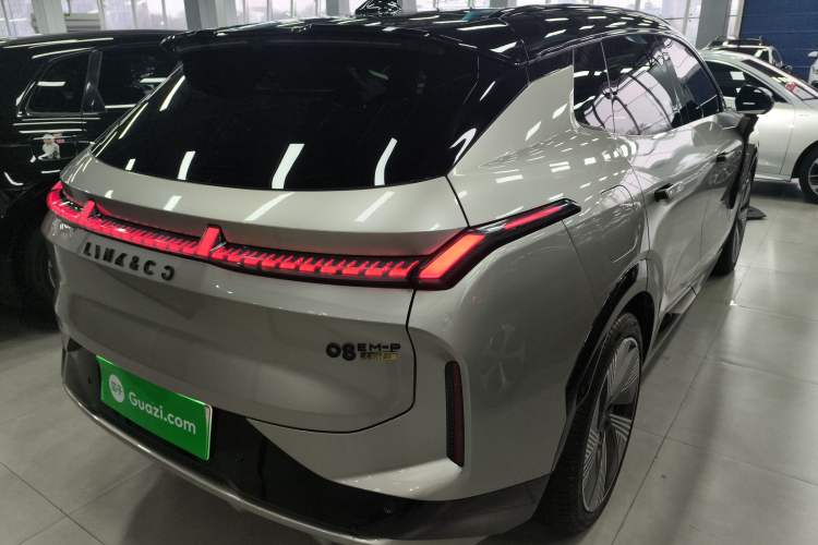 Used Lynk & Co 08 EM-P 2023 120km Long-Range Halo Rear Right 45 Deg
