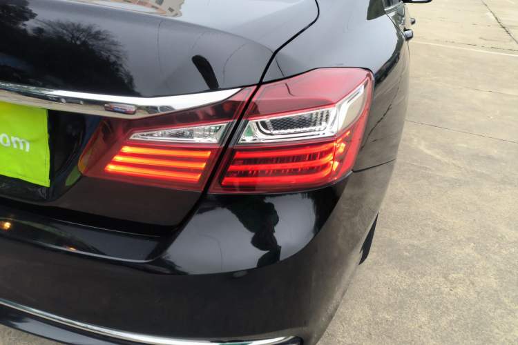 Used Honda Accord 2016 2.0L Luxury Edition
