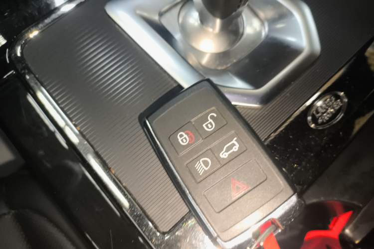 Used Land Rover Range Rover Evoque 2020 249 PS R-DYNAMIC SE Sport Technology Edition
