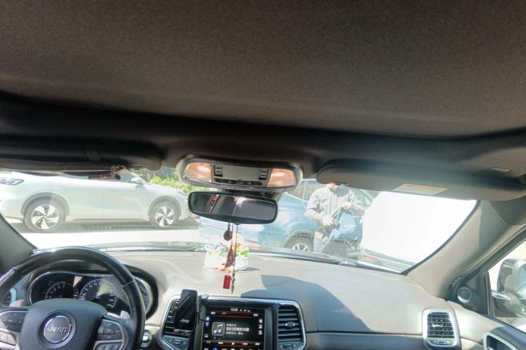 Used Jeep Grand Cherokee 2016 3.6L Luxury Navigation Edition Headliner