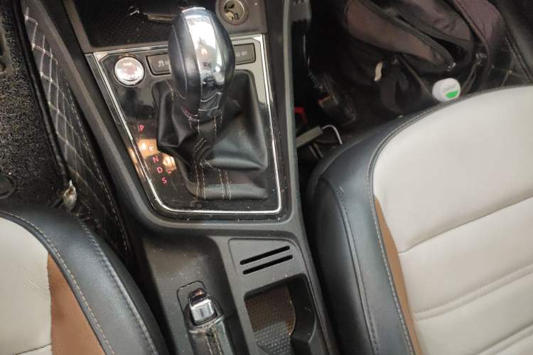 Used Volkswagen Cross Lavida 2017 230TSI DSG Luxury Edition
