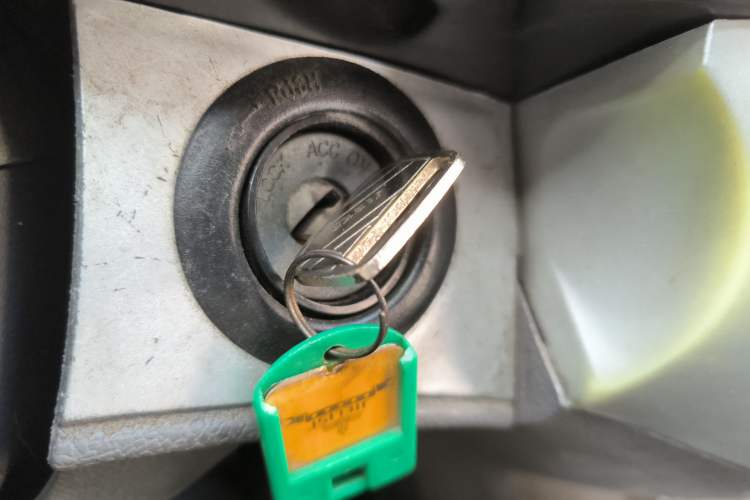 Used Jinbei Hiace 2016 2.0L Express Series Standard Version V19