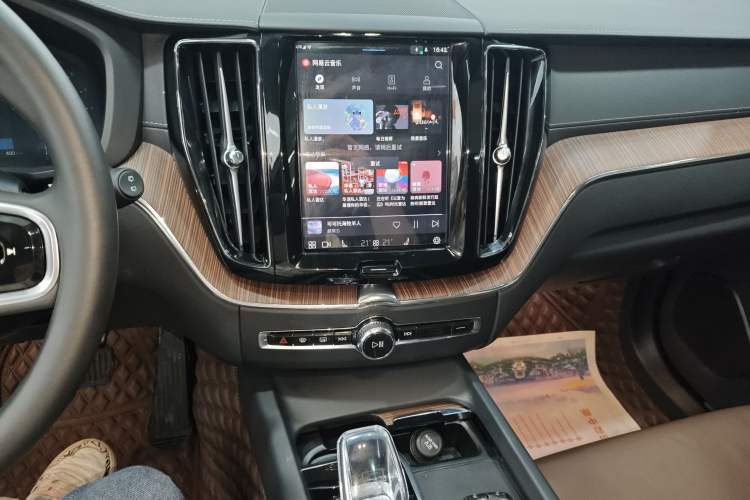 Used Volvo XC60 2025 B5 Four-Wheel Drive Smart & Advanced Luxury Edition