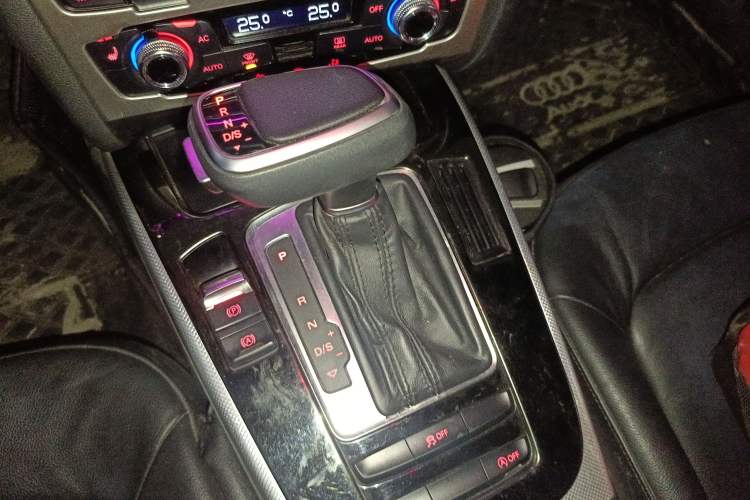 Used Audi A5 2013 Sportback 40 TFSI Gear Lever