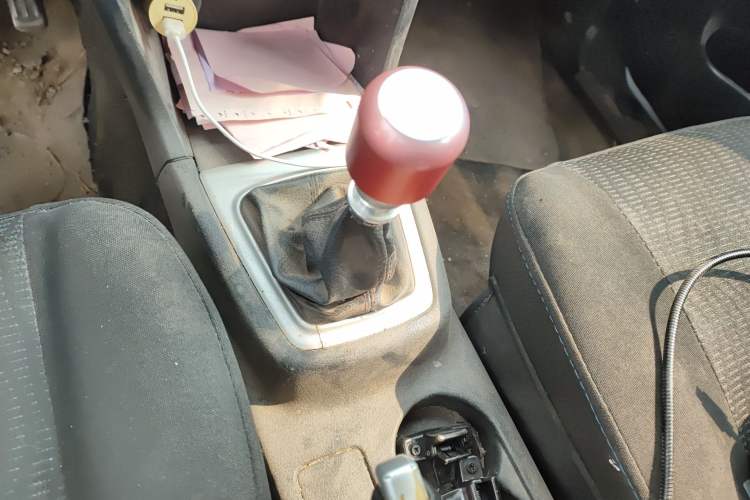 Used CHANGAN KAICHENG Ounuo S 2014 1.5L Base Version Gear Lever