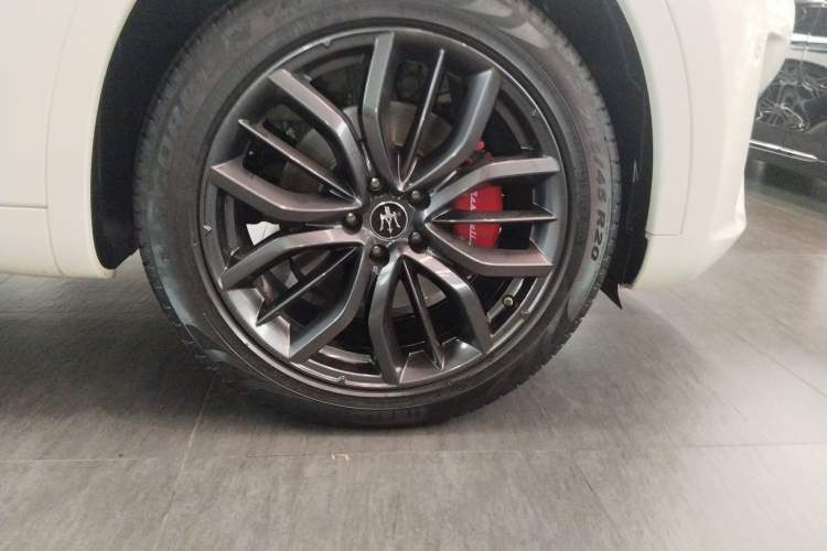 Used Maserati Levante 2022 3.0T Modena Right Front Wheel Hub