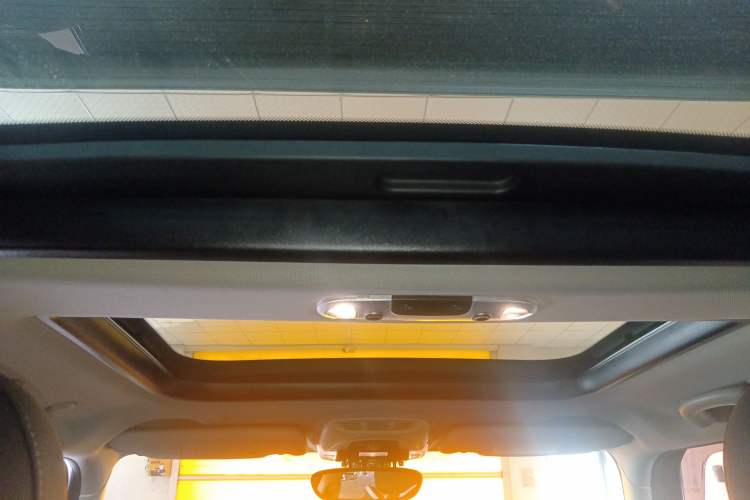 Used MINI MINI 2022 Updated 1.5T COOPER Classic Edition Five-Door Version
