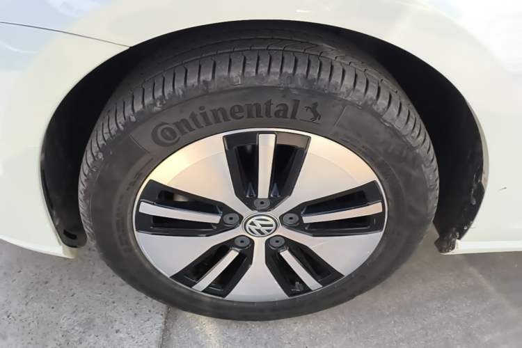 Used Volkswagen Golf Pure Electric 2020 Chari Left Front Wheel Hub