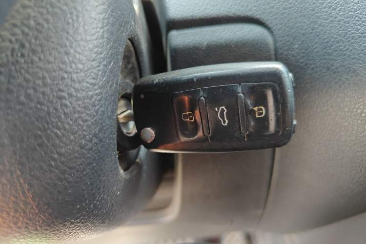 Used Volkswagen Polo 2011 1.6L Automatic ZhiShang Version Vehicle Key