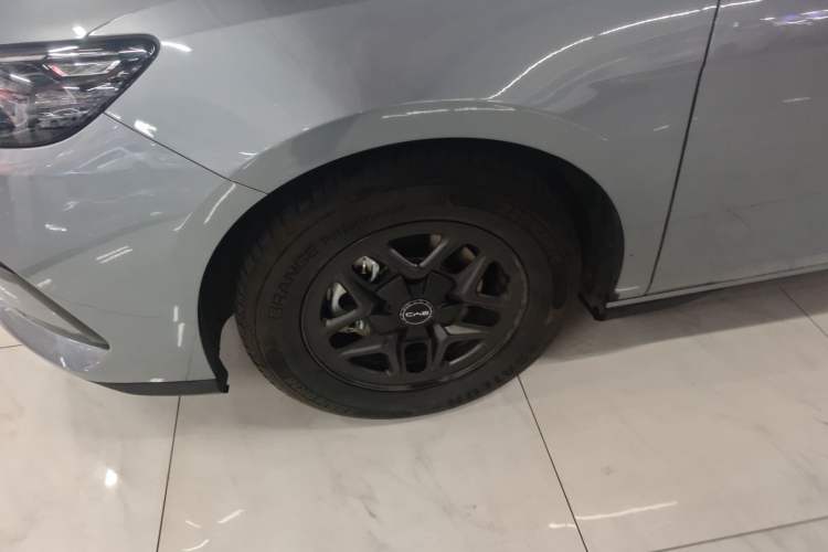 Used BYD Seal 05 DM-i 2025 DM-i Smart Drive 55KM Luxury Model Left Front Wheel Hub