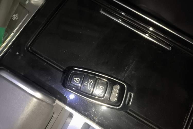 Used Audi Q7 2022 55 TFSI quattro S line Sport model
