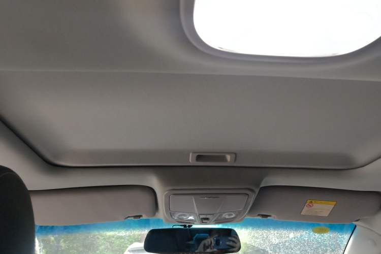 Used Geely Auto Emgrand 2016 Sedan 1.5L CVT Upward Version Headliner