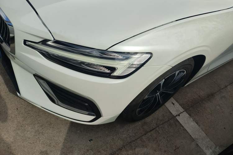 Used Volvo V60 2021 B4 Zhiyi Luxury Edition Left Front Headlight
