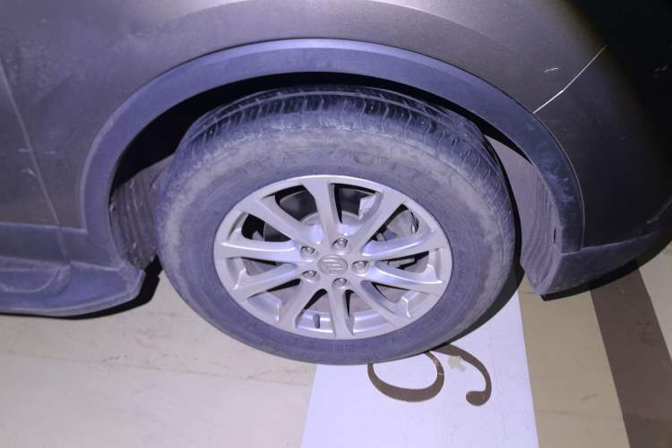 Used Buick Envision 2015 20T Two-Wheel-Drive Elite Model Right Front Wheel Hub