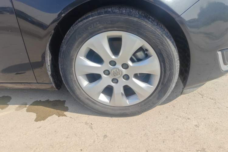 Used Buick Regal 2014 1.6T Fashionable Tech Edition Right Front Wheel Hub