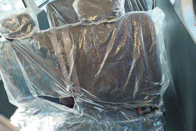 Used Dongfeng Yufeng Yufeng 2023 V9+ 2.0T Manual Front-Wheel-Drive Multi-Function Mid-Roof Van with 7/8/9 Seats
