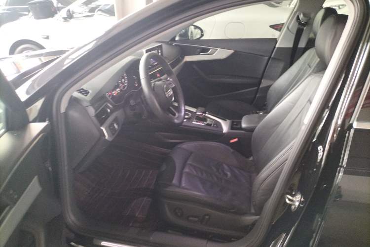 Used Audi A4L 2019 40 TFSI Fashion Version China V