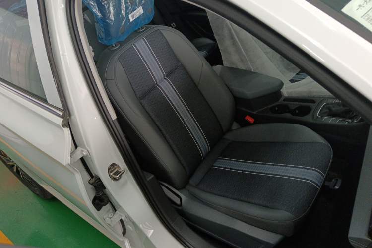 Used Volkswagen Sagitar 2025 Facelift 200TSI DSG Flyover Edition Right Front Seat