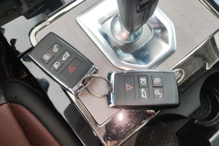 Used Land Rover Range Evoque 2023 Aurora L 249 PS Luxury Edition
