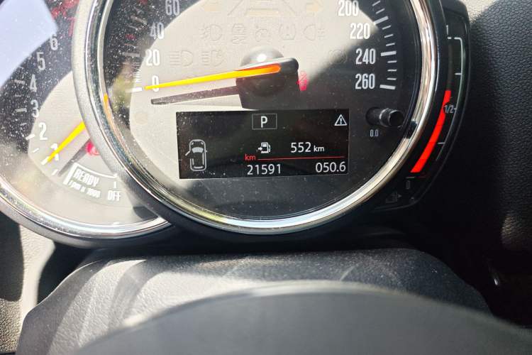 Used MINI Countryman 2020 2.0T COOPER S Odometer Close Up