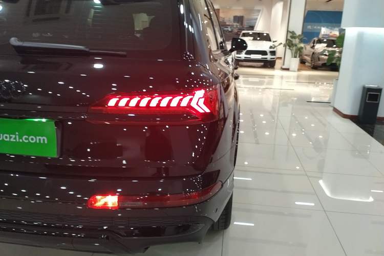 Used Audi Q7 2022 55 TFSI quattro S line Sport model