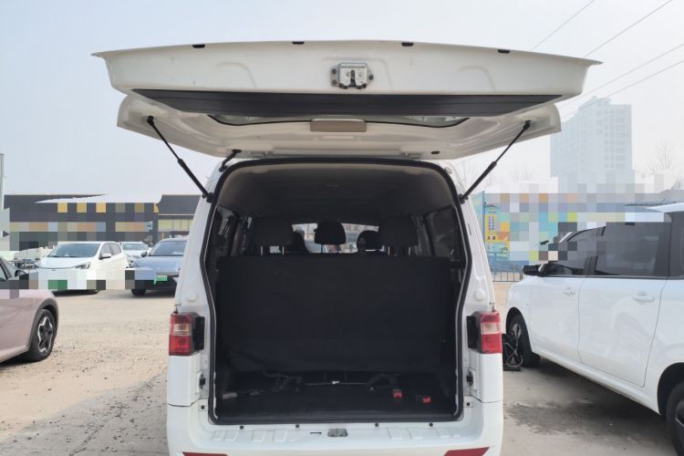 Used Jinbei Gold Hiace M Classic 2022 1.5L Engineering Lion Passenger Van 7 Seats