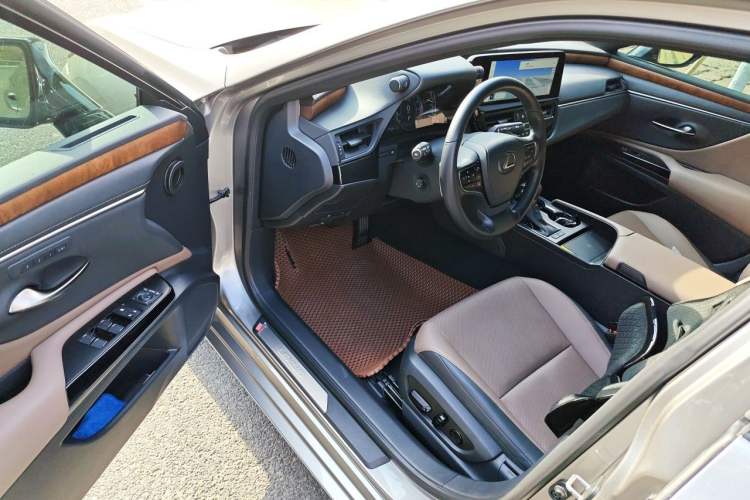 Used Lexus ES 2024 200 Premium Edition