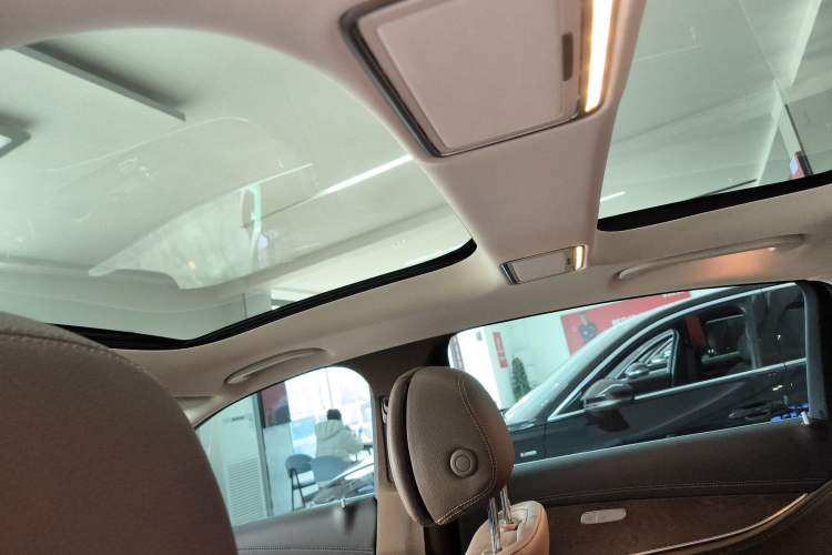 Used Mercedes-Benz E-Class New Energy 2023 E 350 e L Plug-in Hybrid Sedan
