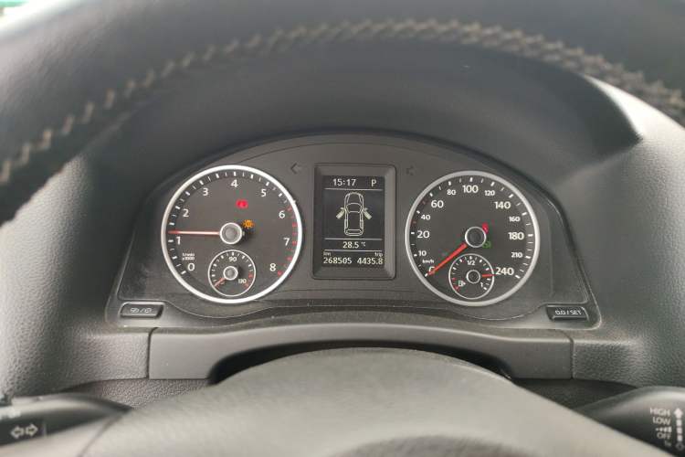 Used Volkswagen Tiguan 2016 280TSI Automatic Two-Wheel-Drive Silk Road Style Edition Instrument Cluster