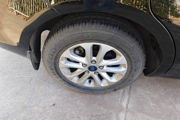 Used Ford Focus 2013 Sedan Classic 1.8L Automatic Base Model