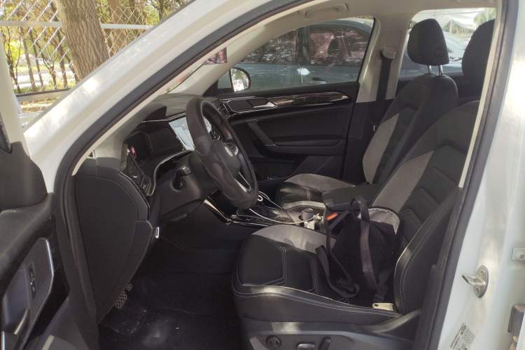 Used Volkswagen Tayron GTE Plug-in Hybrid 2020 1.4T Luxury Model Left Front Seat