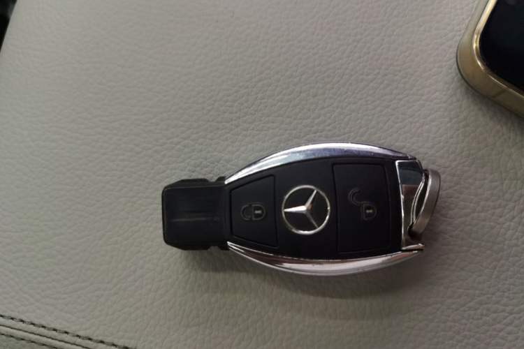 Used Mercedes-Benz R-Class 2015 R 320 4MATIC Luxury Model