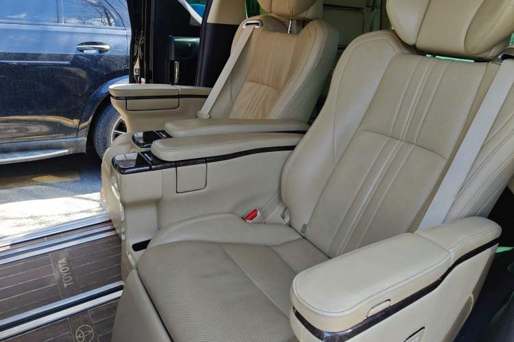 Used Toyota Vellfire 2020 Dual-Engine 2.5L HV Prestige Edition Left Rear Seat