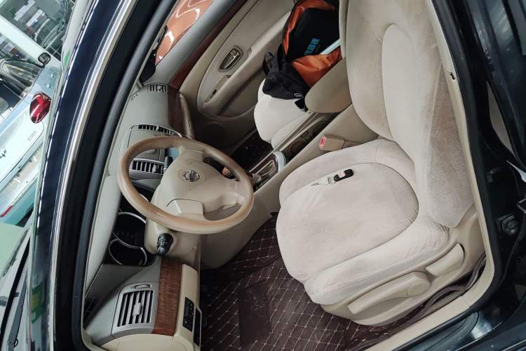 Used Nissan Sylphy 2009 1.6XE Automatic Comfort Edition Left Front Seat