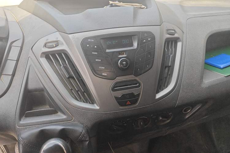 Used Ford Transit 2017 2.0T Diesel Multi-Function Commercial Vehicle Mid-Drive Mid-Roof China V Standard
