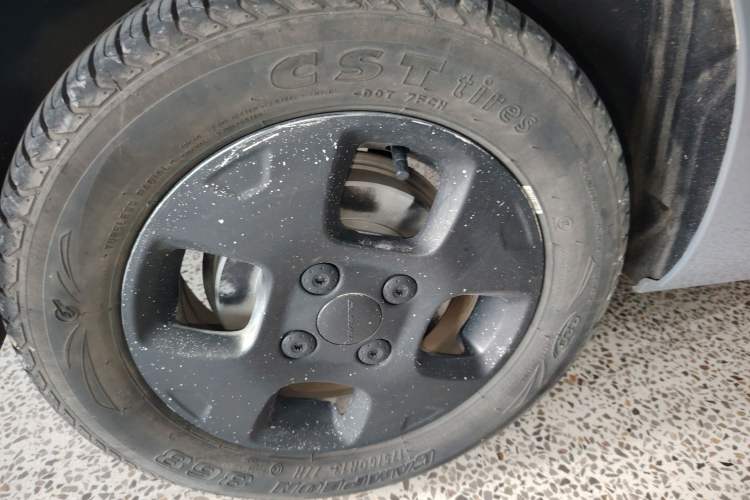 Used Roewe Clever 2021 302 km New Four-Seater Super-Efficient Version
