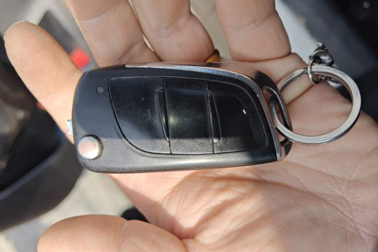 Used Baojun 310 2016 1.2L manual Comfort trim level
