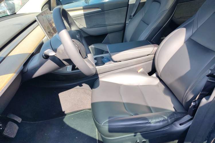 Used Tesla Model Y 2021 Long-Range All-Wheel-Drive Version Left Front Seat