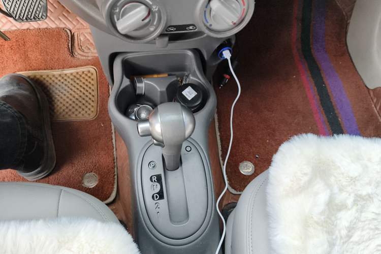 Used Nissan March 2015 1.5L Automatic E-Xuan Edition Gear Lever