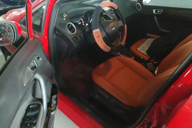 Used Ford Fiesta 2013 Hatchback 1.5L Automatic Fashion Edition Driver Seat